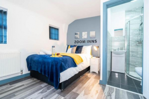 Stylish, modern studio with Netflix